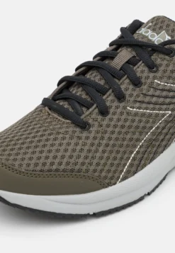 Diadora Flamingo 7 - Zapatillas De Running Neutras - Olive Night/Black 11 Diadora Flamingo 7 - Zapatillas De Running Neutras - Olive Night/Black -Fuerza PUMA 04a3dce16a48450a88d2cf6acf2bbe08 scaled