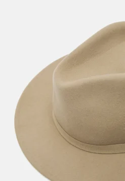 Brixton Messer Packable Fedora Unisex - Sombrero - Sand 8 Brixton Messer Packable Fedora Unisex - Sombrero - Sand -Fuerza PUMA 13ca92ce5f624116a2bfd8af903dc591 scaled