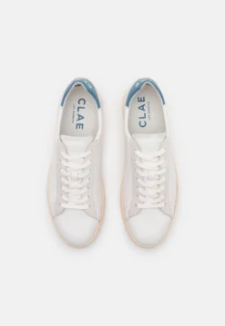 Clae Bradley California Unisex - Zapatillas - White /Stellar Blue 9 Clae Bradley California Unisex - Zapatillas - White /Stellar Blue -Fuerza PUMA 29b0c91c7894419f946fc67721781753 scaled