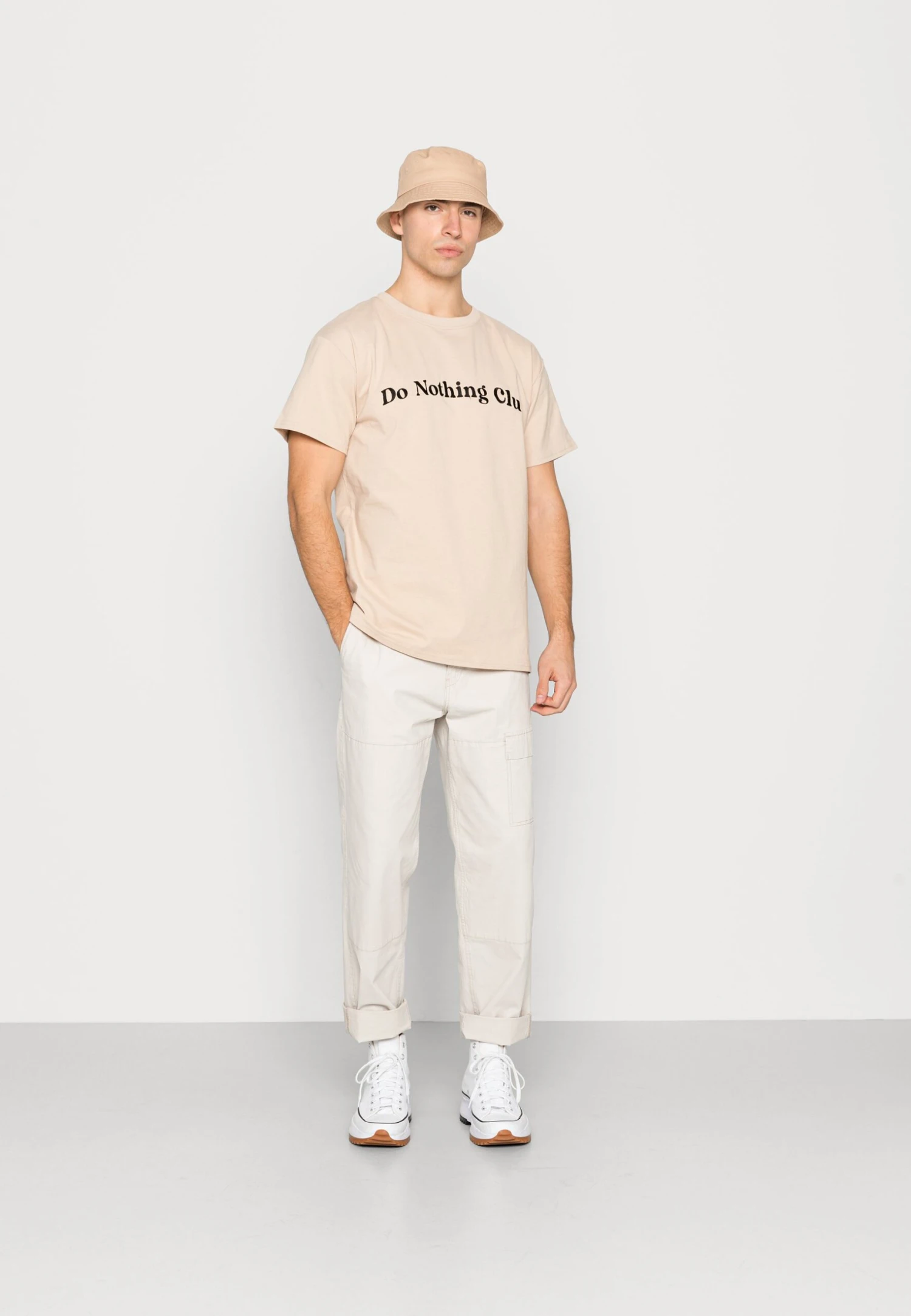 Bubbly Do Nothing Club - Camiseta Estampada - Sand 2 Bubbly Do Nothing Club - Camiseta Estampada - Sand - Imagen 2