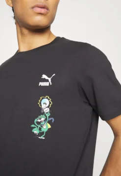 Puma Classics Super Graphic Tee - Camiseta Estampada - Black -Fuerza PUMA 37b9ebe725cf4fad9f59bc28293e6ebb scaled