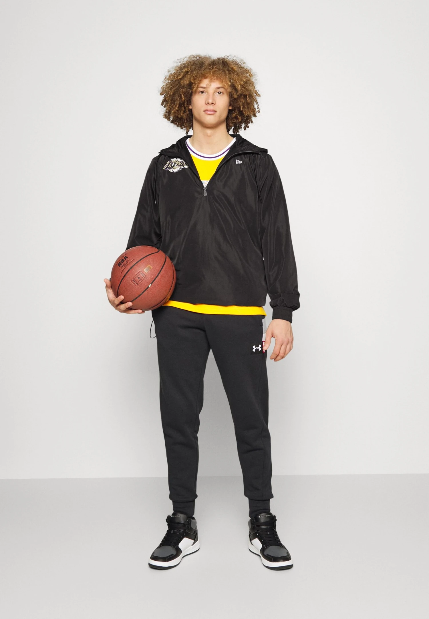 NEW ERA Nba Los Angeles Lakers Seasonal Infill Print - Equipación De Clubes - Black 2 NEW ERA Nba Los Angeles Lakers Seasonal Infill Print - Equipación De Clubes - Black - Imagen 2