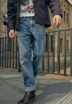 Nudie Jeans Gritty Jackson - Vaqueros Rectos - Far Out 13 Nudie Jeans Gritty Jackson - Vaqueros Rectos - Far Out -Fuerza PUMA 3b0d8c42420e403da733e1459e3db5c4 scaled