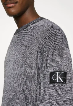 Calvin Klein Jeans Badge Plated Crew Neck - Jersey De Punto - Black/Bright White 13 Calvin Klein Jeans Badge Plated Crew Neck - Jersey De Punto - Black/Bright White -Fuerza PUMA 4c79c781c8634a9db7134cf010bf2073 scaled