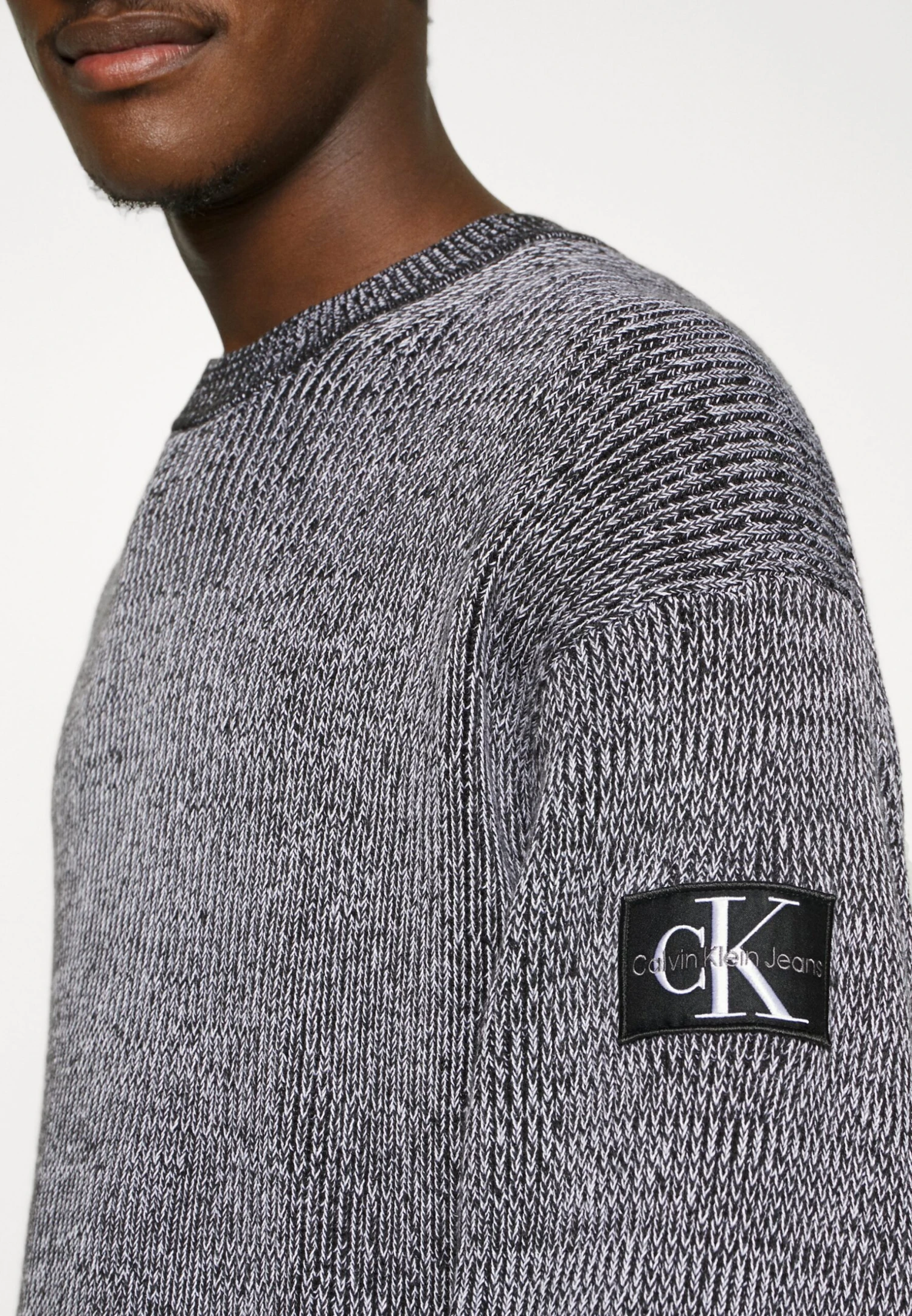 Calvin Klein Jeans Badge Plated Crew Neck - Jersey De Punto - Black/Bright White 7 Calvin Klein Jeans Badge Plated Crew Neck - Jersey De Punto - Black/Bright White - Imagen 7