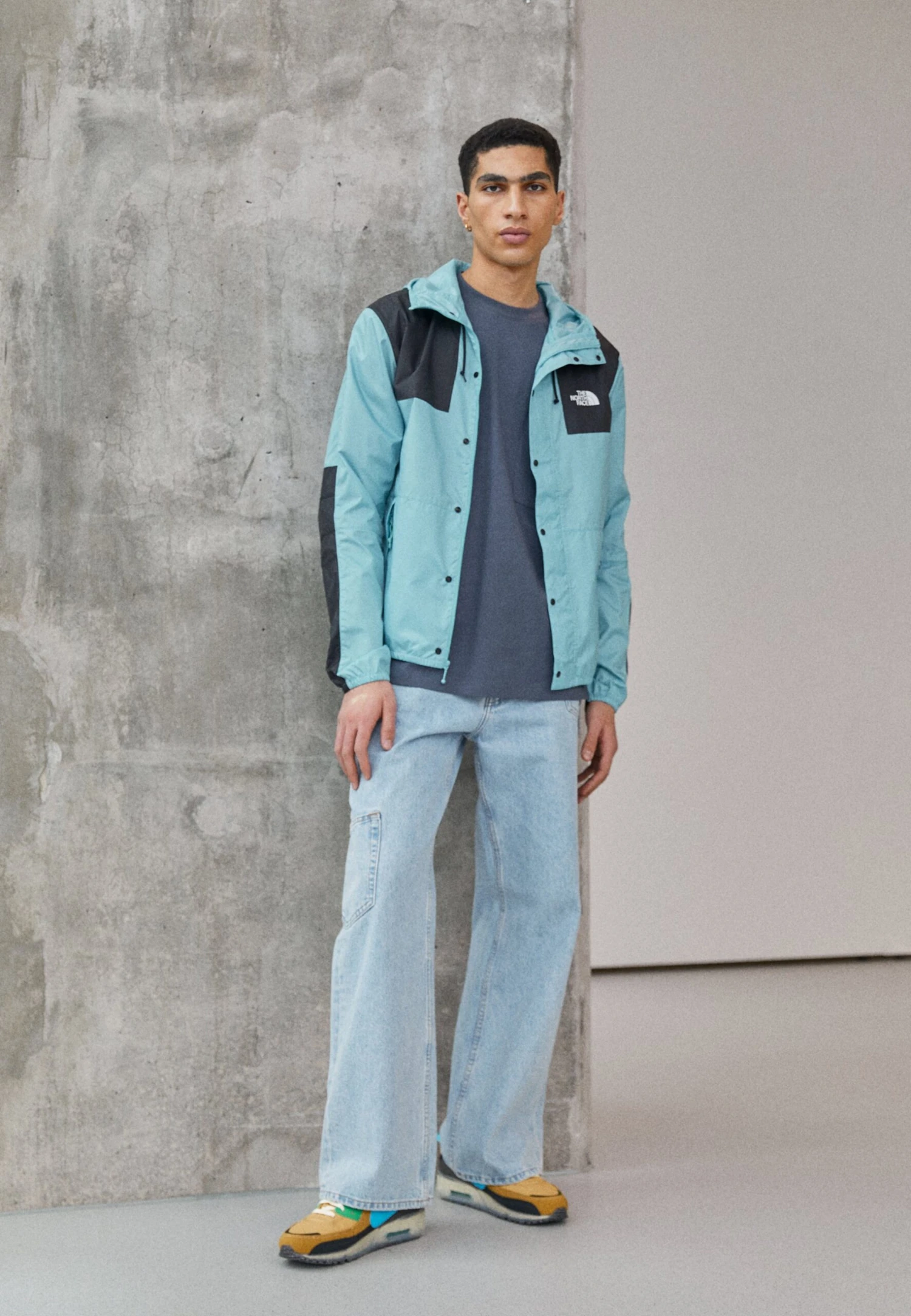 The North Face Seasonal - Cortaviento - Reef Waters 2 The North Face Seasonal - Cortaviento - Reef Waters - Imagen 2