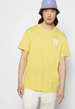 Wood Wood Ace - Camiseta Básica - Dandelion 11 Wood Wood Ace - Camiseta Básica - Dandelion -Fuerza PUMA 599d00830ac849a2991706cbdcc86244 scaled