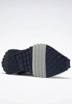 Reebok Classic Lx2200 Unisex - Zapatillas - Ftwr White/Vector Navy/Pure Grey 10 Reebok Classic Lx2200 Unisex - Zapatillas - Ftwr White/Vector Navy/Pure Grey -Fuerza PUMA 63f02a947903490bb54c2c8856e4c5fe