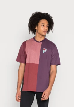 PRIMITIVE Dirty Keeper - Camiseta Estampada - Burgundy