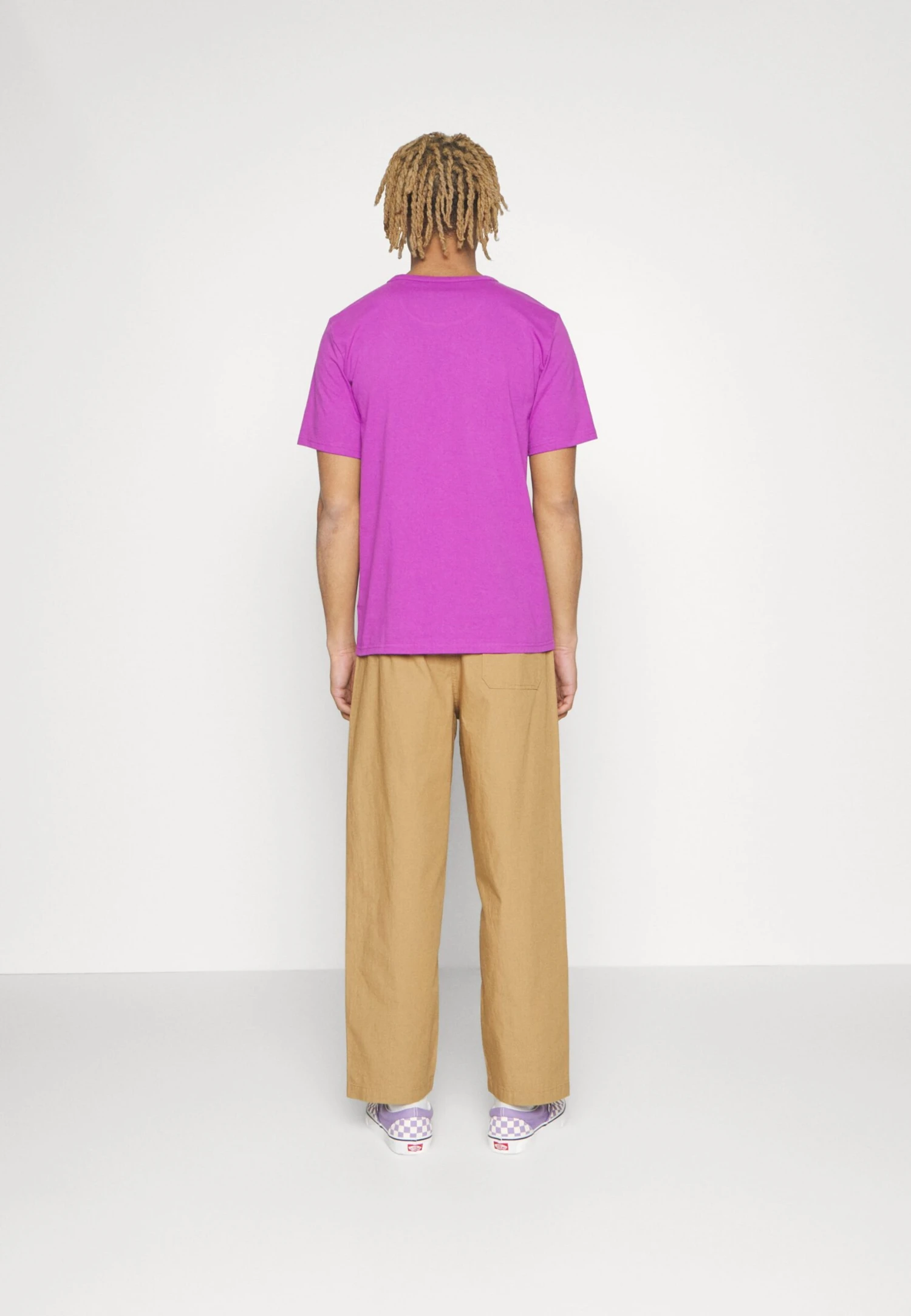 The North Face Ringer Tee - Camiseta Estampada - Purple Cactus Flower 4 The North Face Ringer Tee - Camiseta Estampada - Purple Cactus Flower - Imagen 4