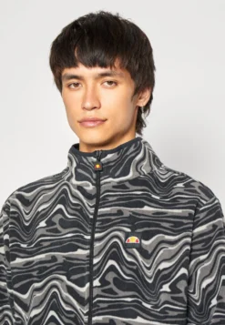 Ellesse Polani - Forro Polar - Black 11 Ellesse Polani - Forro Polar - Black -Fuerza PUMA 777d8cb77ae842b3bad2bcd28559461e scaled