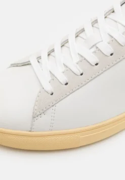 Clae Bradley California Unisex - Zapatillas - White/Navy/Vanilla -Fuerza PUMA 78f9a57bbc664c01a2da2e2f53a19313 scaled