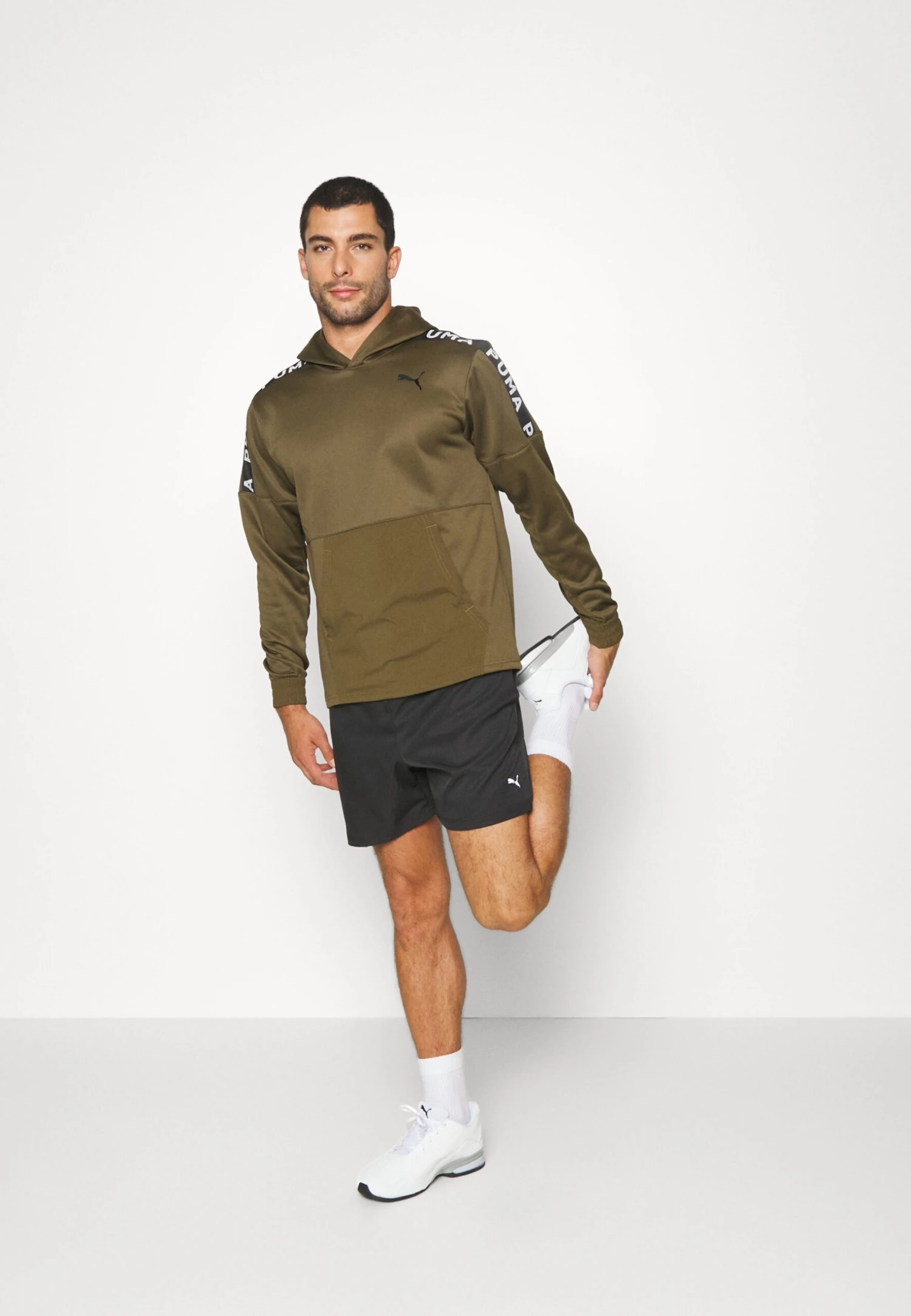 Puma Fit Hoodie - Sudadera - Deep Olive 2 Puma Fit Hoodie - Sudadera - Deep Olive - Imagen 2