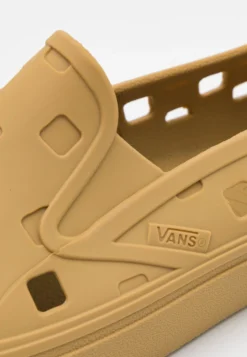 Vans Slip-On Trk - Mocasines - Mustard Gold 11 Vans Slip-On Trk - Mocasines - Mustard Gold -Fuerza PUMA 80f8f6ac3ba74e79a72ab9d038557035 scaled