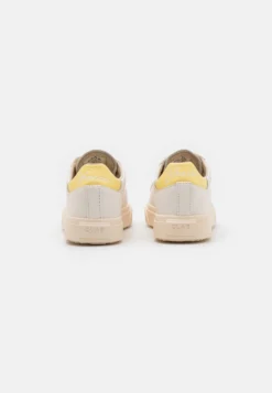 Clae Bradley Venice Beach - Zapatillas - Off-White 8 Clae Bradley Venice Beach - Zapatillas - Off-White -Fuerza PUMA 867f2c341245458da109d6bf5cbea516 scaled