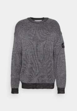 Calvin Klein Jeans Badge Plated Crew Neck - Jersey De Punto - Black/Bright White 12 Calvin Klein Jeans Badge Plated Crew Neck - Jersey De Punto - Black/Bright White -Fuerza PUMA 881e3ff8d6e240af83b11db92a84a44a scaled