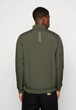 Rains Liner High Neck Jacket Unisex - Chaqueta De Entretiempo -Green 8 Rains Liner High Neck Jacket Unisex - Chaqueta De Entretiempo -Green -Fuerza PUMA 8c597236910a4146be70425c55170592 scaled