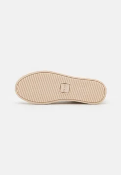 Clae Bradley Venice Beach - Zapatillas - Off-White 10 Clae Bradley Venice Beach - Zapatillas - Off-White -Fuerza PUMA 95146f66166a4034949c9eee781aae97 scaled