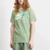 Nike Sportswear Tee Beach Party- Camiseta Estampada - Oil Green