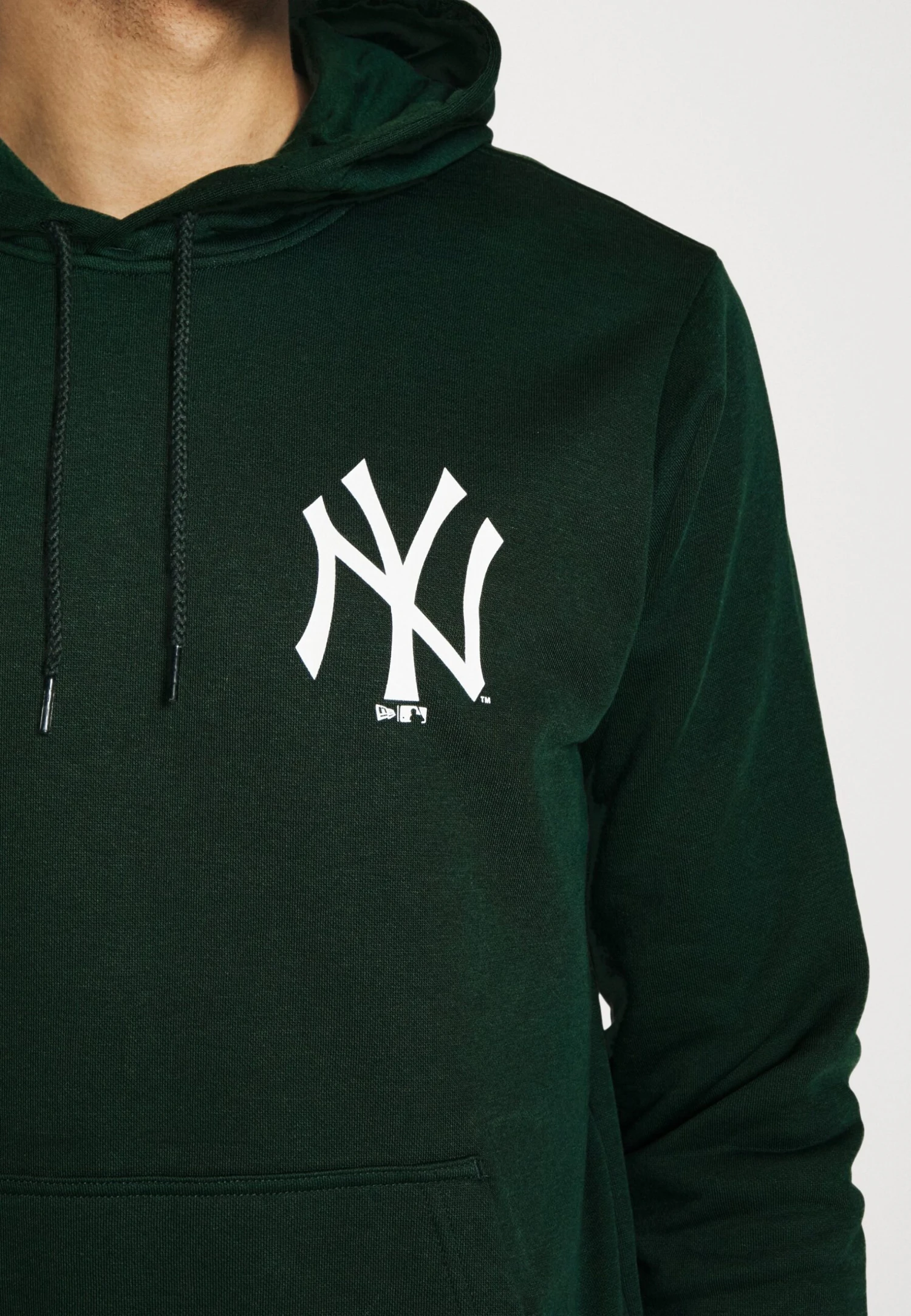 NEW ERA Mlb New York Yankees Essentials Hoody - Sudadera Con Cremallera - Dark Green/White 5 NEW ERA Mlb New York Yankees Essentials Hoody - Sudadera Con Cremallera - Dark Green/White - Imagen 5