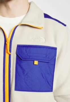 The North Face Royal Arch Jacket - Forro Polar - Sandstone/Lapis Blue/Cone Orange 11 The North Face Royal Arch Jacket - Forro Polar - Sandstone/Lapis Blue/Cone Orange -Fuerza PUMA a0e6d94bf2034d20bfd873aa6aeacdc8 scaled