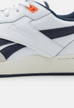 Reebok Classic Bb 4000 Ii Unisex - Zapatillas - Footwear White/Vector Navy/Chalk -Fuerza PUMA a21835419e154aa28fe3f53000870a78 scaled