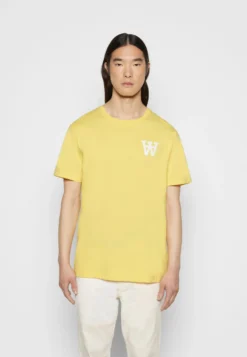 Wood Wood Ace - Camiseta Básica - Dandelion 9 Wood Wood Ace - Camiseta Básica - Dandelion -Fuerza PUMA ab71d1721bed4f9387bbb7137041f59e scaled