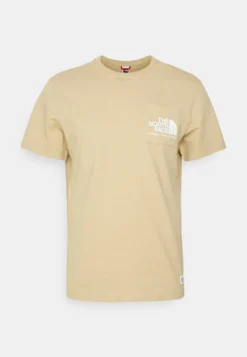 The North Face Berkeley California Pocket Tee- Camiseta Básica - Khaki Stone 12 The North Face Berkeley California Pocket Tee- Camiseta Básica - Khaki Stone -Fuerza PUMA ae9e0724c5714a4cb2cf4256407ca600 scaled