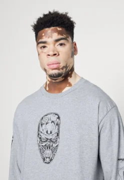 PRIMITIVE Terminator Skynet - Camiseta De Manga Larga - Heather Grey 9 PRIMITIVE Terminator Skynet - Camiseta De Manga Larga - Heather Grey -Fuerza PUMA b38f37b5bb4d49de8c34a6005e26ec26 scaled