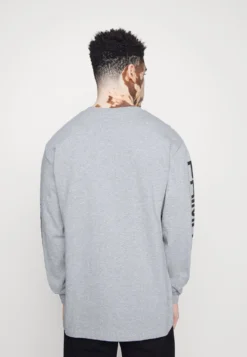 PRIMITIVE Terminator Skynet - Camiseta De Manga Larga - Heather Grey 8 PRIMITIVE Terminator Skynet - Camiseta De Manga Larga - Heather Grey -Fuerza PUMA b483338e1eda45b98ac0aea5632b9d2e scaled