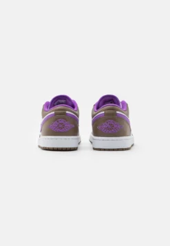 Air Jordan 1 - Zapatillas - Palomino/Wild Berry/White 8 Air Jordan 1 - Zapatillas - Palomino/Wild Berry/White -Fuerza PUMA bac4fe581ac94b559001d5b9c82e662e scaled