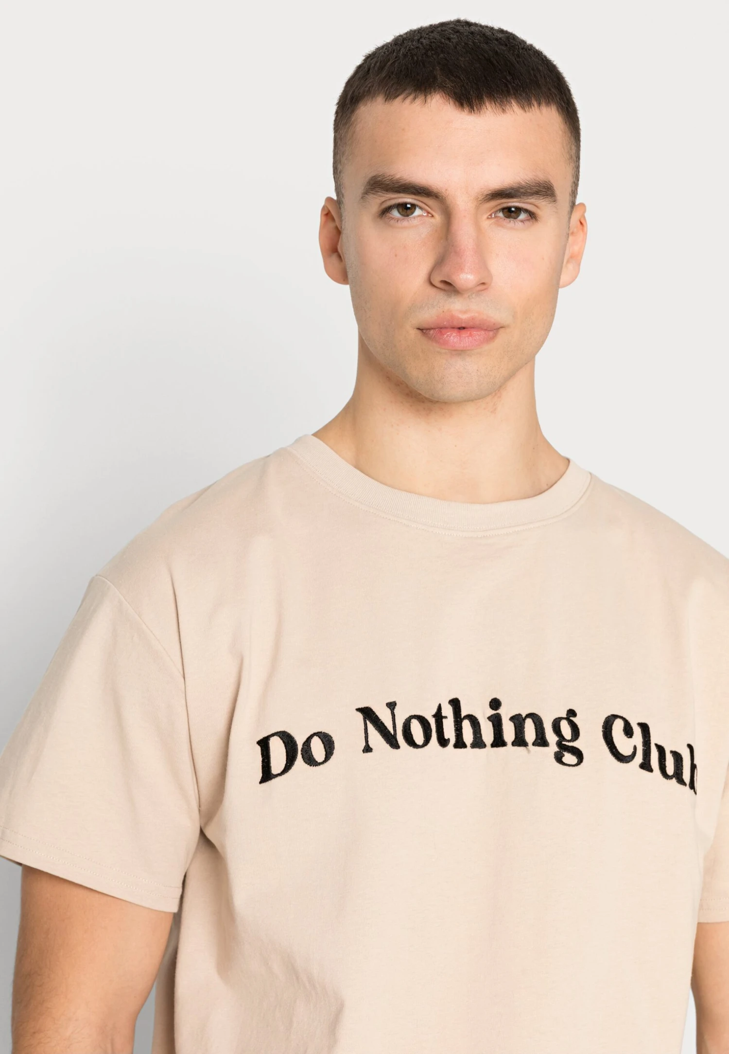Bubbly Do Nothing Club - Camiseta Estampada - Sand 5 Bubbly Do Nothing Club - Camiseta Estampada - Sand - Imagen 5