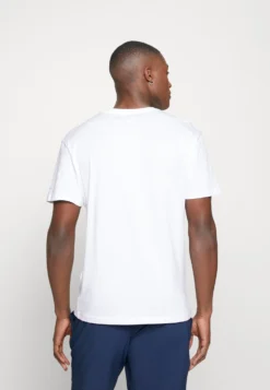 Columbia Path Lake™ Tee- Camiseta Estampada - White -Fuerza PUMA c548bb7f84864c26a718f0e605e30671 scaled