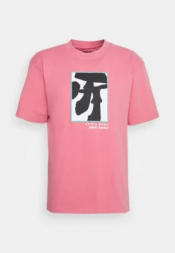 Edwin Shrooms Unisex - Camiseta Estampada - Dusty Rose 14 Edwin Shrooms Unisex - Camiseta Estampada - Dusty Rose -Fuerza PUMA cd8d30af5ec44ae8bdbbab4b1e9b98a6 scaled