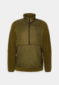 Puma Seasons - Forro Polar - Deep Olive -Fuerza PUMA d10ff364ba17494db8d8593247d64e37 scaled