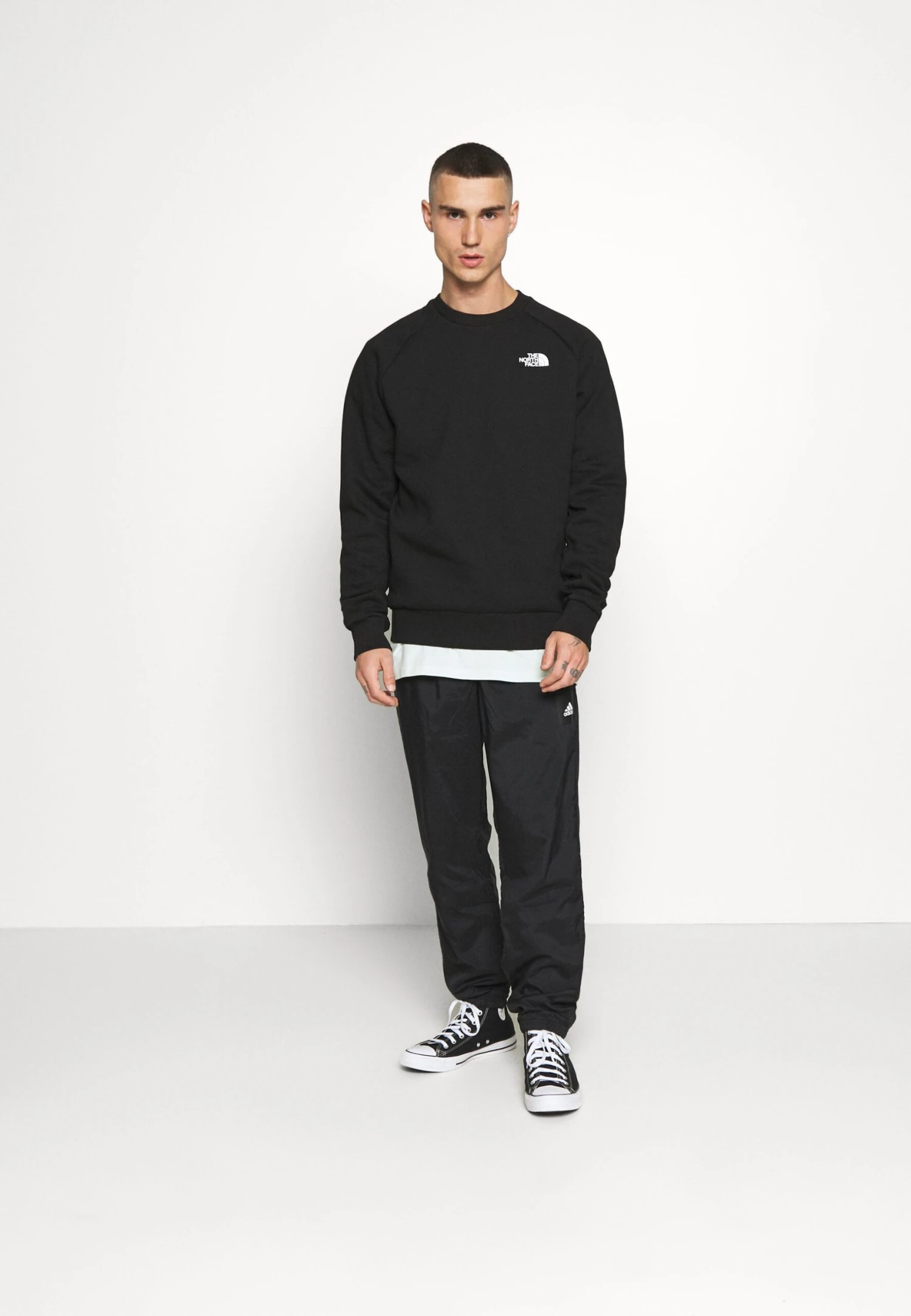 The North Face Raglan Redbox Crew - Sudadera - Black/Red 2 The North Face Raglan Redbox Crew - Sudadera - Black/Red - Imagen 2