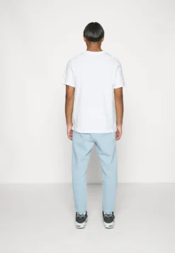 Nike Sportswear Tee - Camiseta Estampada - White -Fuerza PUMA de9ca9dcdc744eb0b6a0cbe6007fcb77 scaled