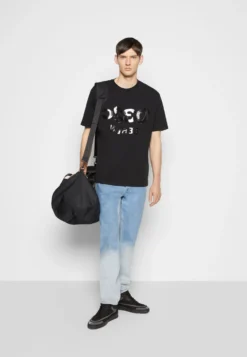 032c The Jean Unisex - Vaqueros Rectos - Light Blue 11 032c The Jean Unisex - Vaqueros Rectos - Light Blue -Fuerza PUMA e0a6c41c74814ee38630638f4b4cee84 scaled