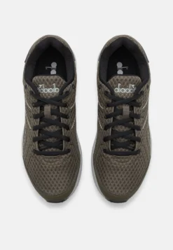 Diadora Flamingo 7 - Zapatillas De Running Neutras - Olive Night/Black 9 Diadora Flamingo 7 - Zapatillas De Running Neutras - Olive Night/Black -Fuerza PUMA e454d94f70dc45fe95a0e54f380e8ba9 scaled