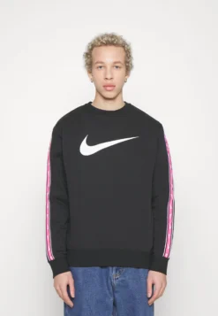 Nike Sportswear Repeat Crew - Sudadera - Black/Hyper Pink/White -Fuerza PUMA e84be937246849d99612d9092ba549ff scaled
