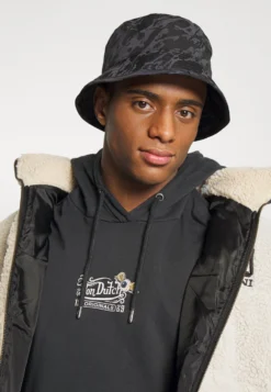 Von Dutch Archive- Sudadera - Black 14 Von Dutch Archive- Sudadera - Black -Fuerza PUMA eb1025f14d7745d388a69e9c7b7a40db scaled