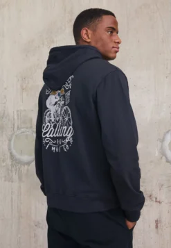 Von Dutch Archive- Sudadera - Black 11 Von Dutch Archive- Sudadera - Black -Fuerza PUMA ee17647ffcae401c923a8b1a713c11ce scaled