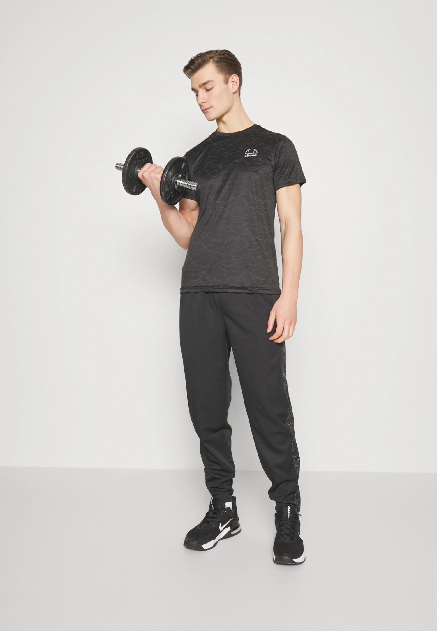 Ellesse Correntos Tee - Camiseta Estampada - Black 2 Ellesse Correntos Tee - Camiseta Estampada - Black - Imagen 2