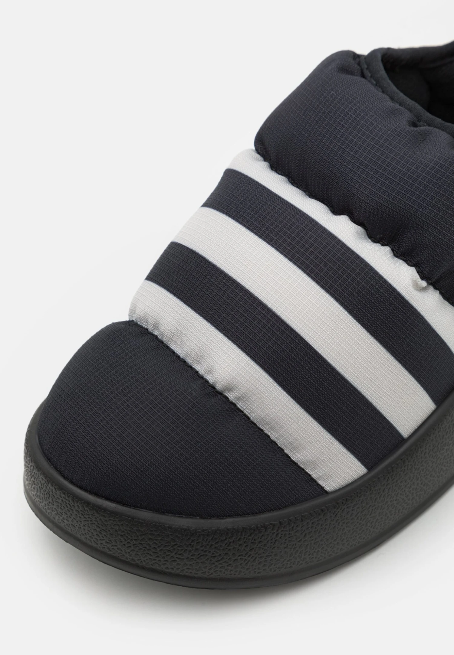 Adidas Originals Puffylette Unisex - Mocasines - Core Black/Grey One 6 Adidas Originals Puffylette Unisex - Mocasines - Core Black/Grey One - Imagen 6