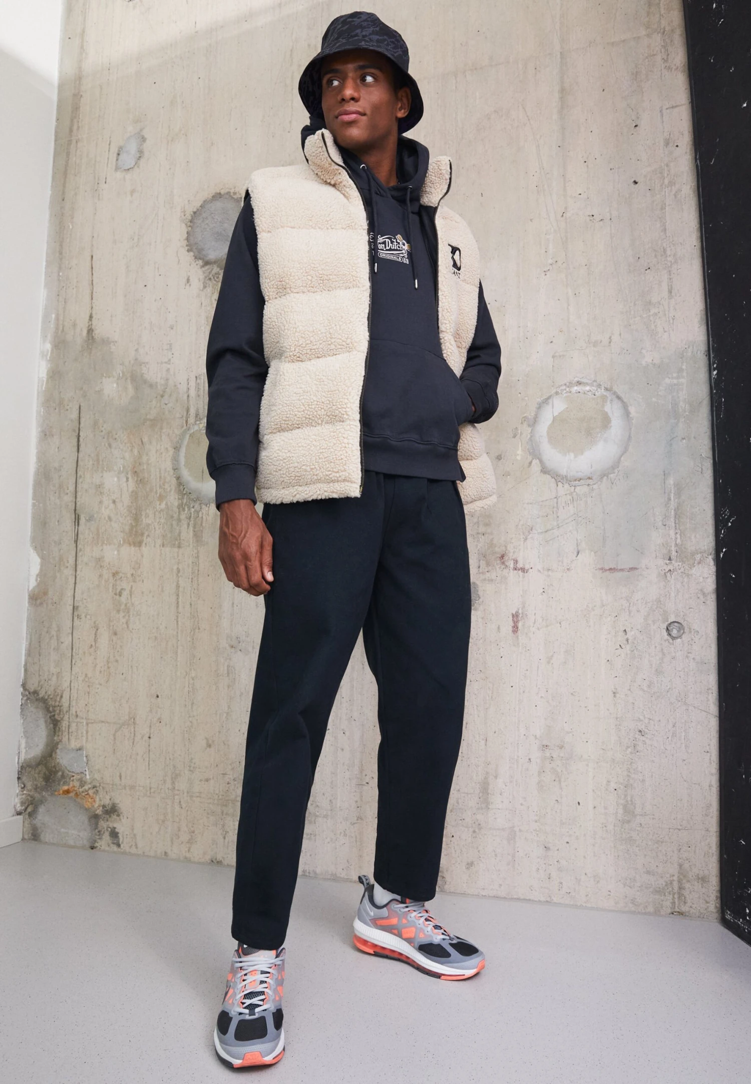 Von Dutch Archive- Sudadera - Black 1 Von Dutch Archive- Sudadera - Black