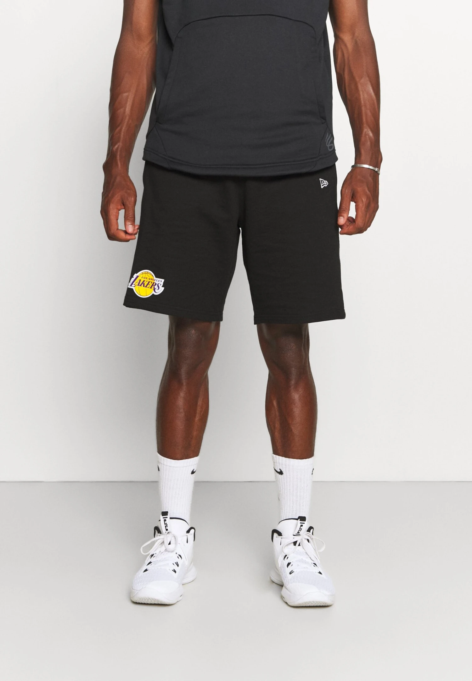 NEW ERA Nba Team Logo Short Los Angeles Lakers - Equipación De Clubes - Black 1 NEW ERA Nba Team Logo Short Los Angeles Lakers - Equipación De Clubes - Black