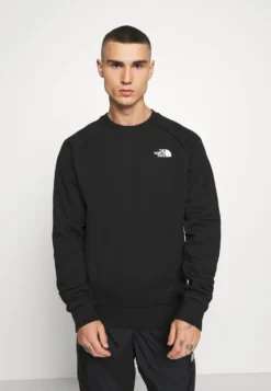 The North Face Raglan Redbox Crew - Sudadera - Black/Red 8 The North Face Raglan Redbox Crew - Sudadera - Black/Red -Fuerza PUMA f7907cd2106443bfbeea253b5a0b6b16 scaled