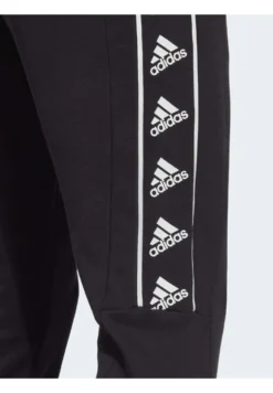 Adidas Sportswear Pantalones Deportivos - Black 8 Adidas Sportswear Pantalones Deportivos - Black -Fuerza PUMA f94b48fc75dd4efeba46f7c8df68dbcd scaled